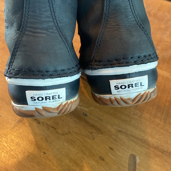 Sorel Out N’ About Leather Boot 🦆 - Picture 8 of 8